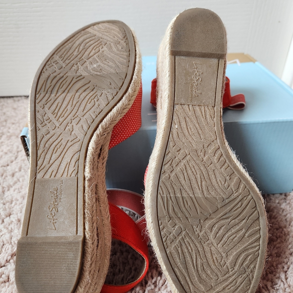 Sandals - Picture 2 of 6